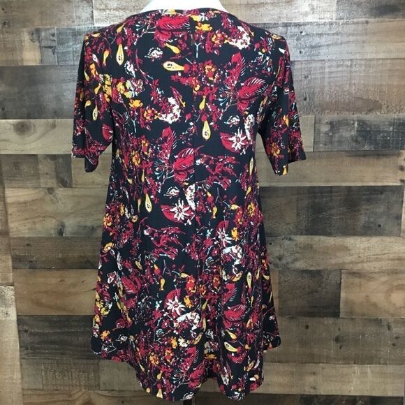LulaRoe Top Perfect Tee Round Neck Black Red Floral Print Short Sleeve XS - Picture 5 of 7